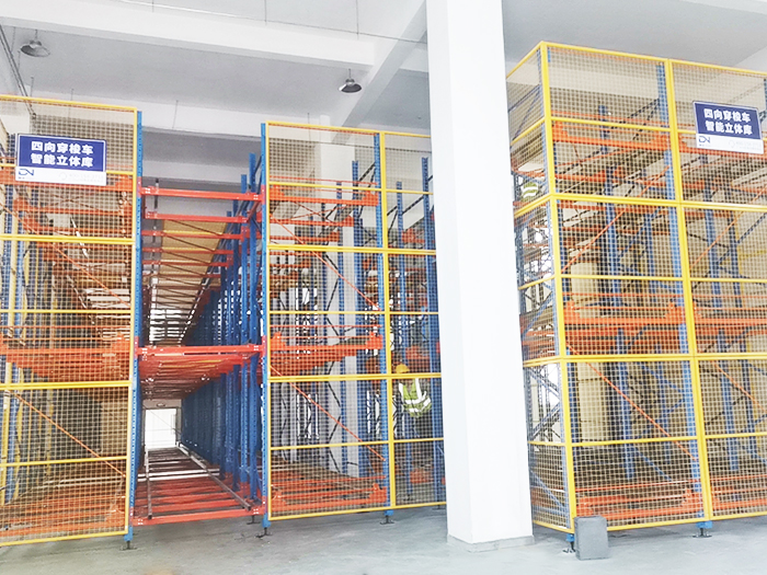 四向穿梭车立体库出入库流程