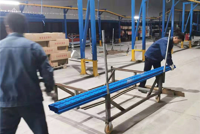 货架立柱成品打包岗位